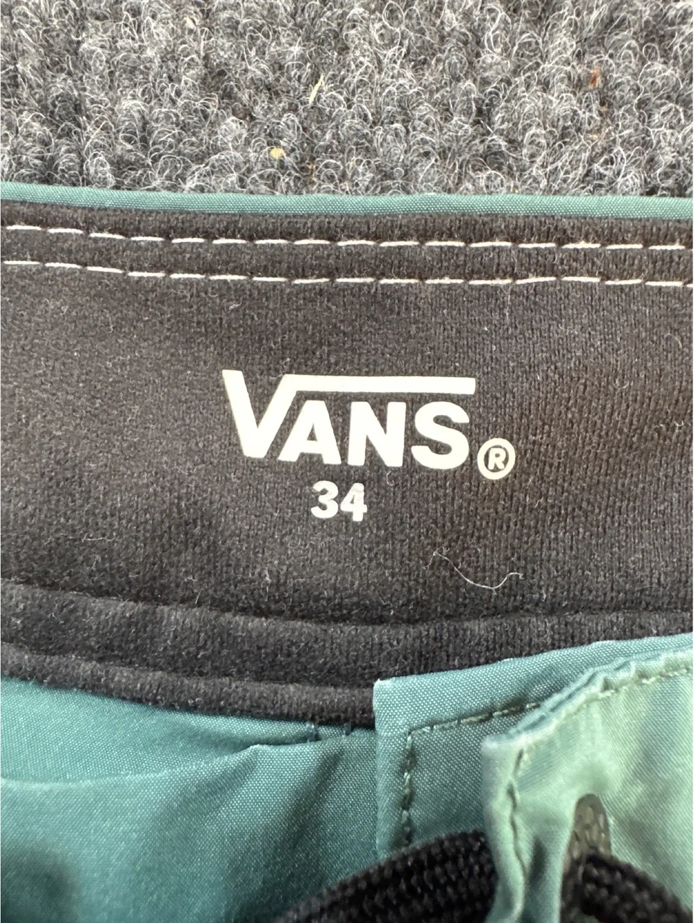 Vans Men’s Size 34 Green Drawstring Casual Shorts